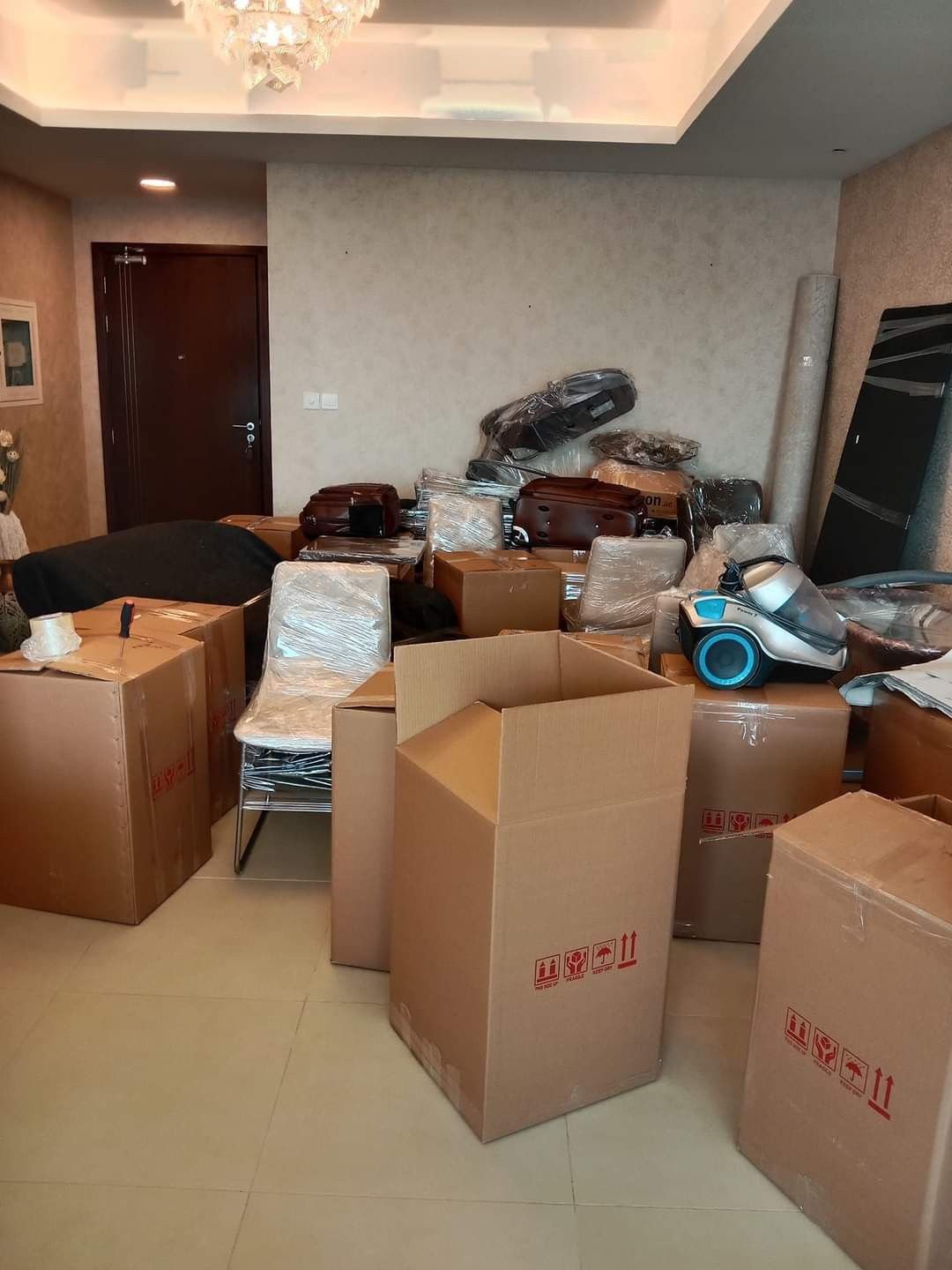 نقل عفش عمالة فلبينية بالرياض – خدمة احترافية لنقل الأثاث بأمان وسرعة